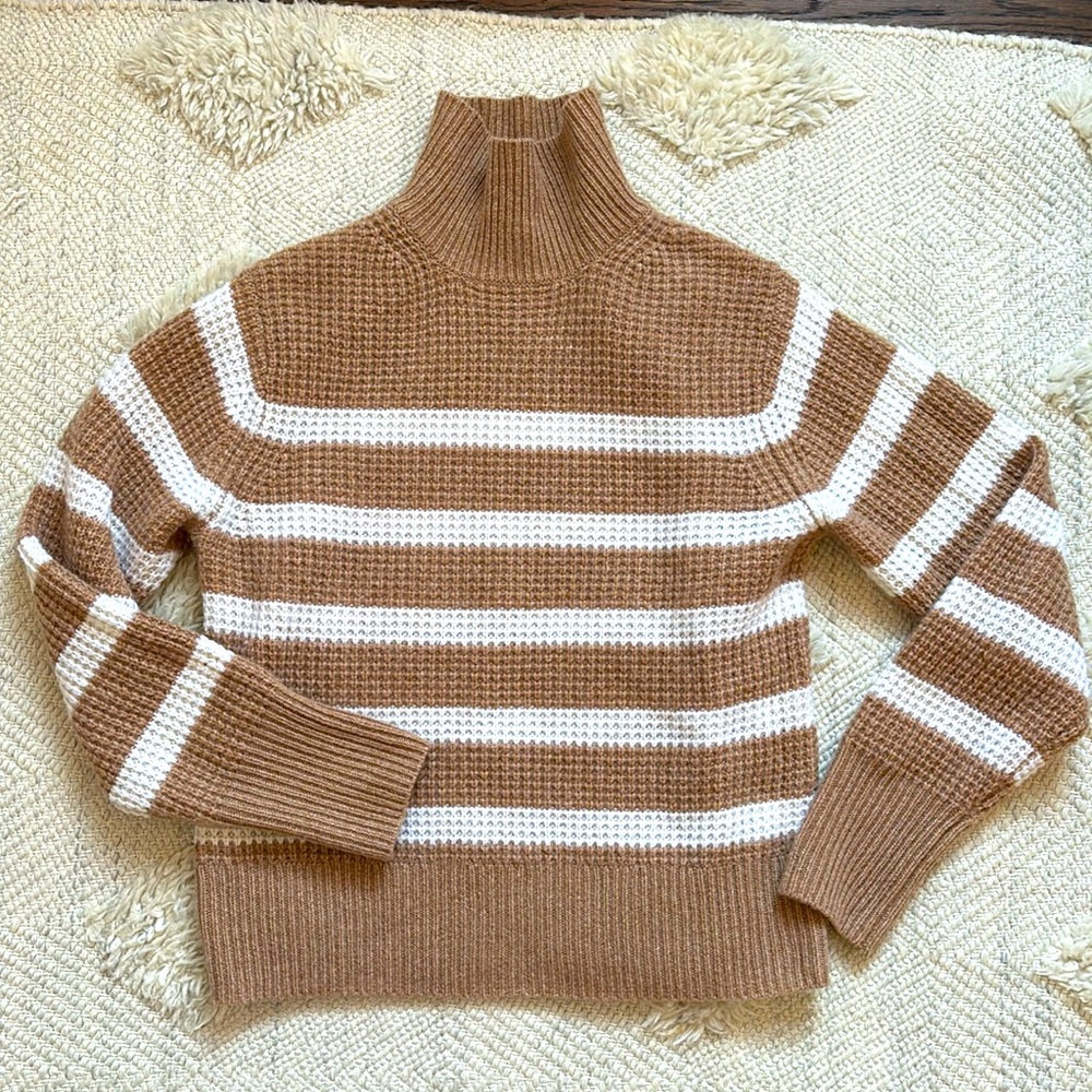 Women’s size XS White and Warren Cashmere striped turtleneck sweater